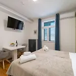 Marjan Nest