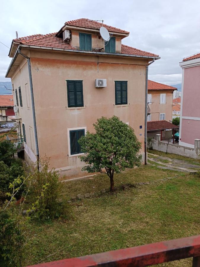 Centar Aria Split